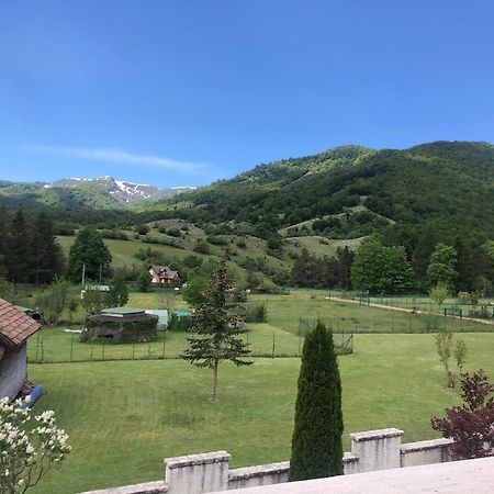 Hotel Bucaneve Pescasseroli Bagian luar foto