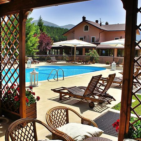 Hotel Bucaneve Pescasseroli Bagian luar foto