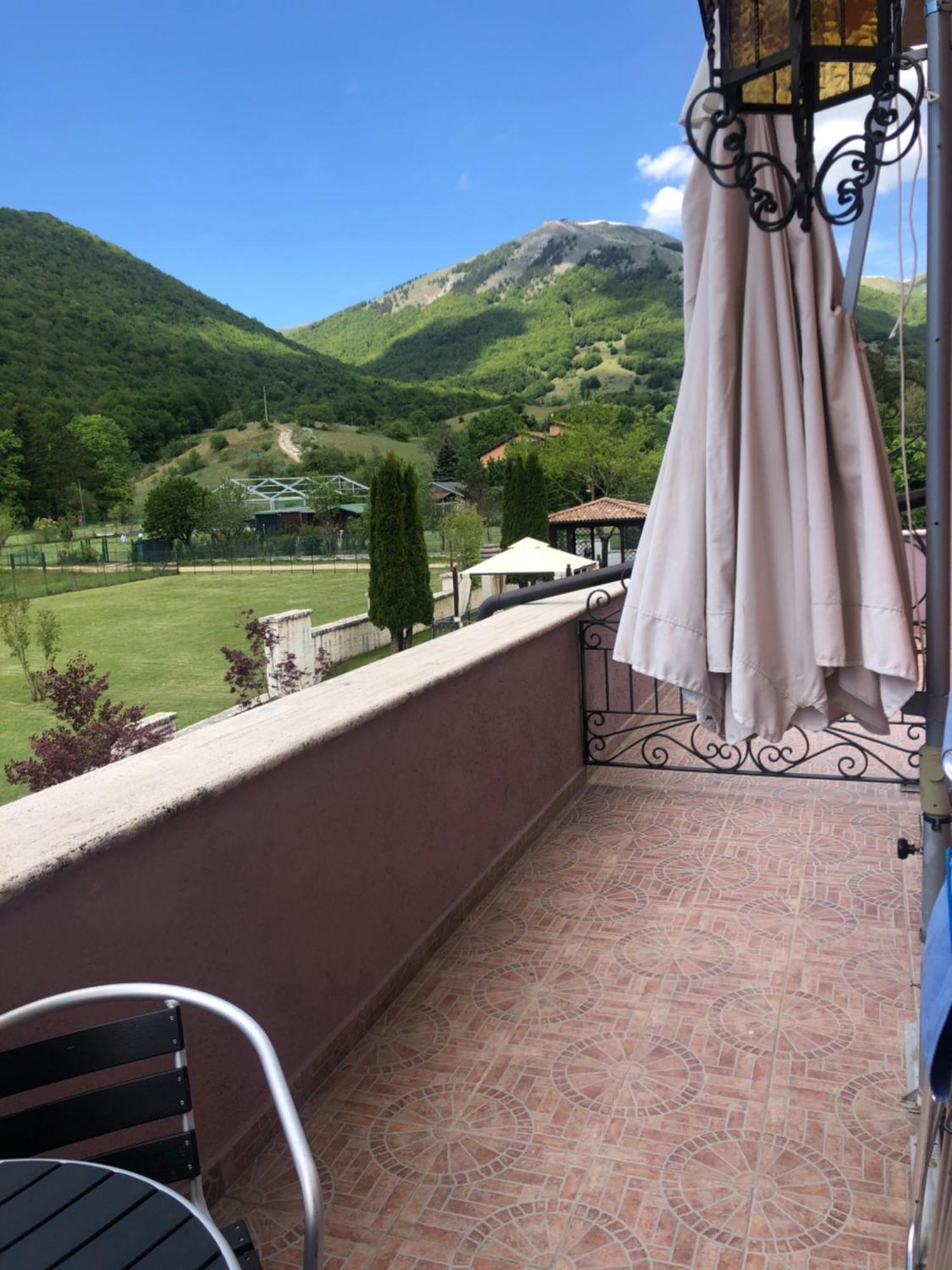 Hotel Bucaneve Pescasseroli Bagian luar foto