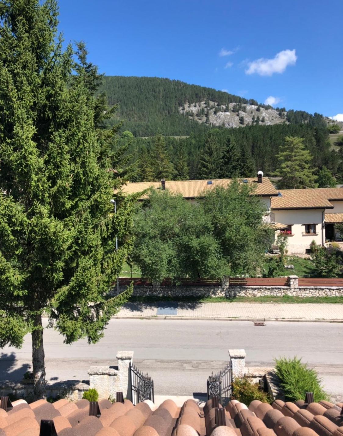Hotel Bucaneve Pescasseroli Bagian luar foto
