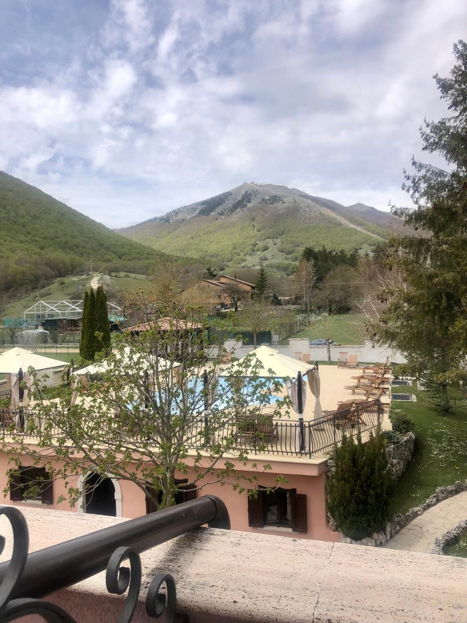 Hotel Bucaneve Pescasseroli Bagian luar foto
